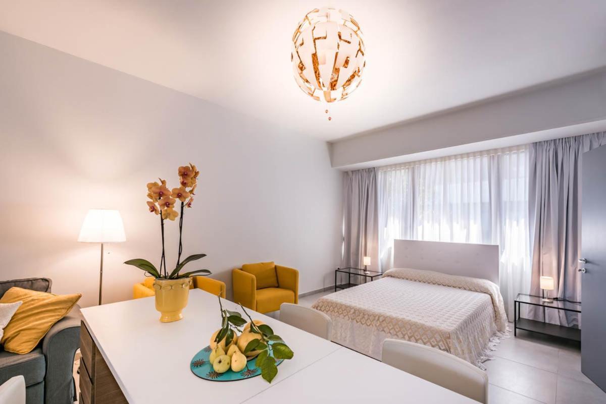 Le Residenze Di Don Nino Apartment เลชเช ภายนอก รูปภาพ