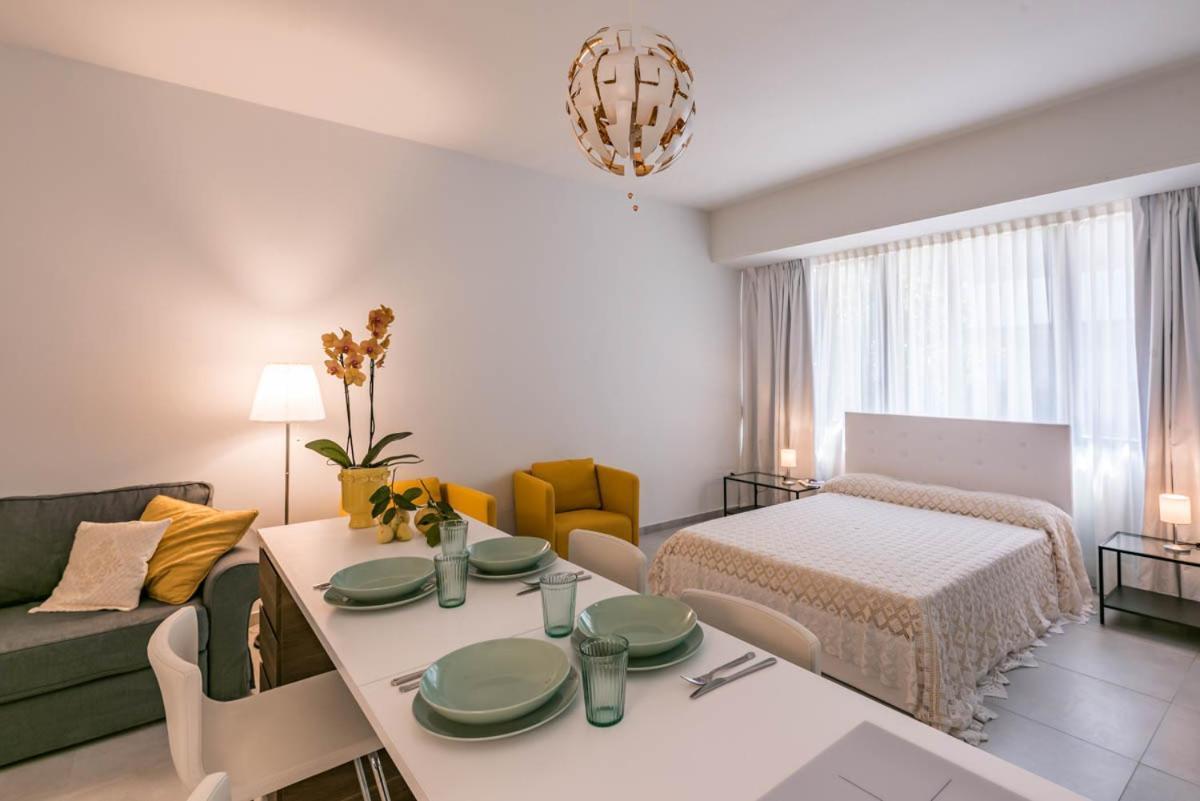 Le Residenze Di Don Nino Apartment เลชเช ภายนอก รูปภาพ